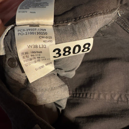 NWT Levi's Premium 502 Taper Jeans Mens 38x32 Washed Gray