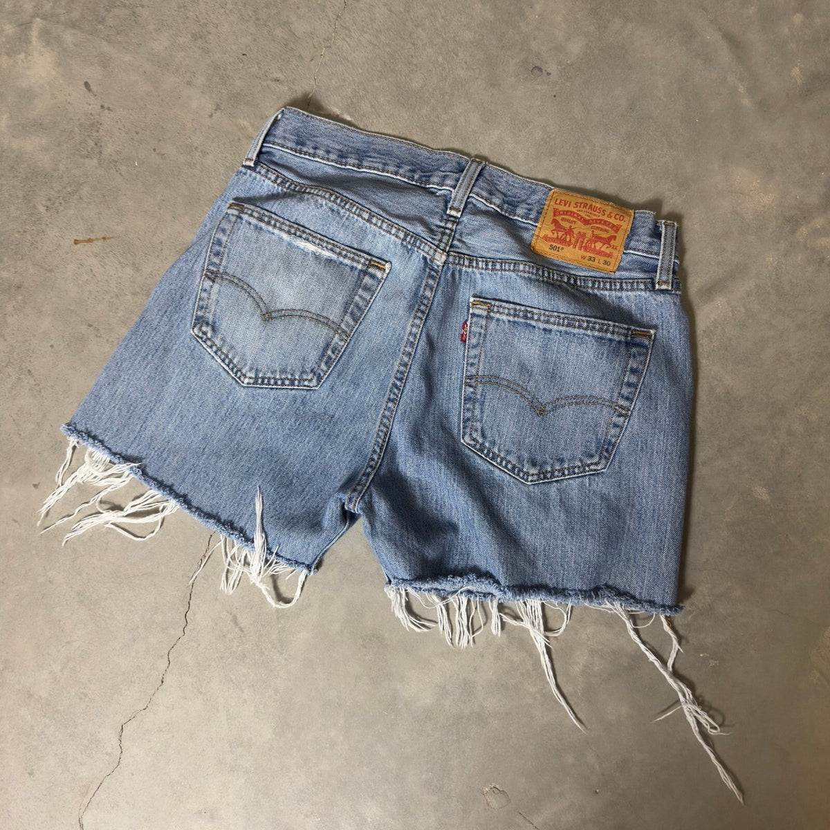Levi's 501 Cutoff Denim Shorts Mens 33 Light Wash Distressed