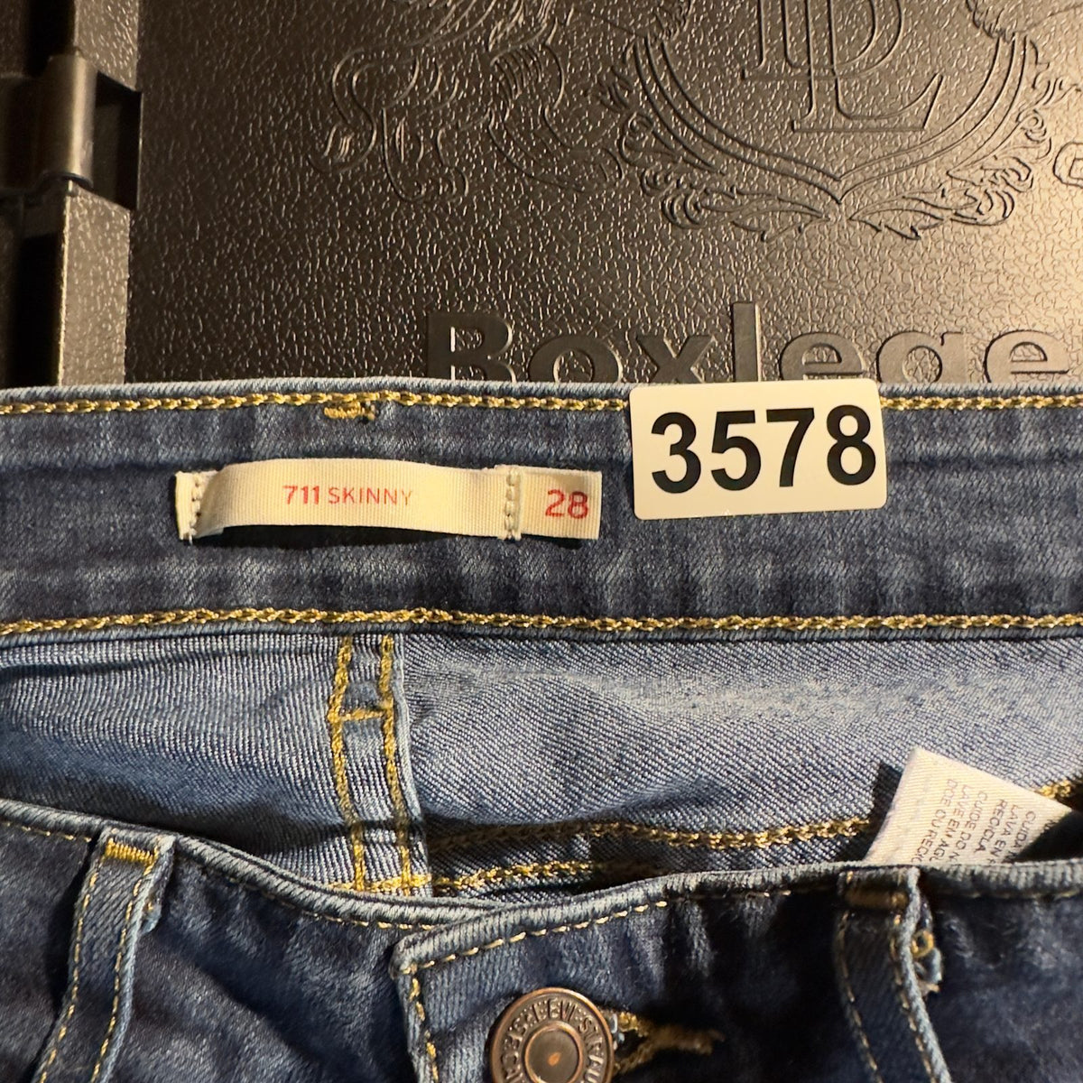 Levi's 711 Skinny Jeans Womens 28x30 Dark Wash