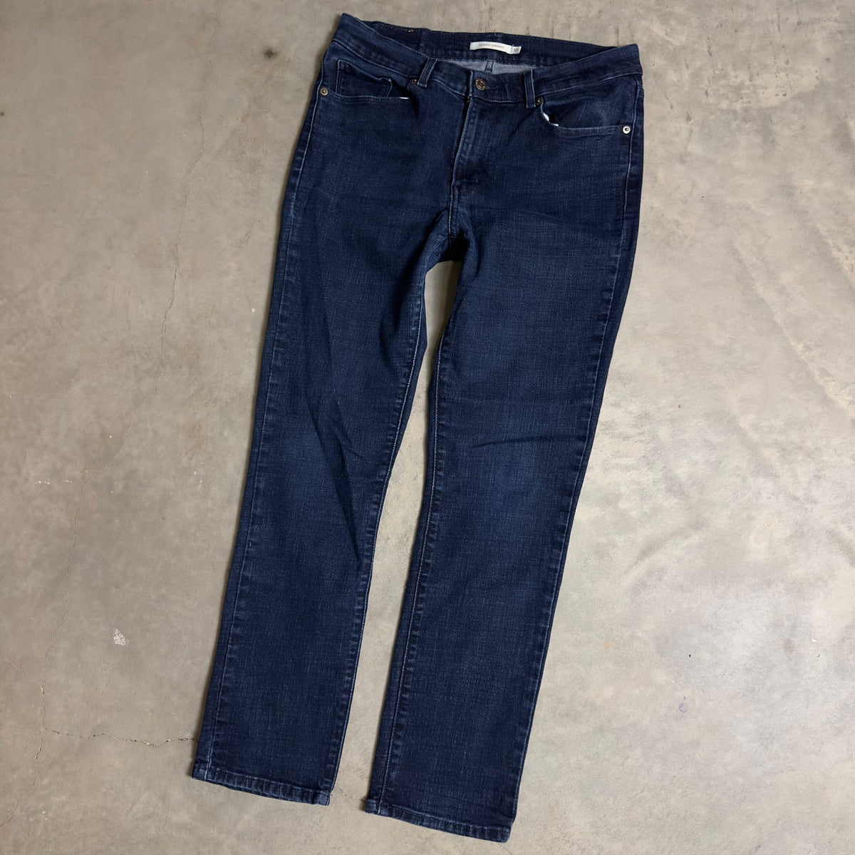 Levi's Classic Straight Jeans Womens 10 Dark Wash