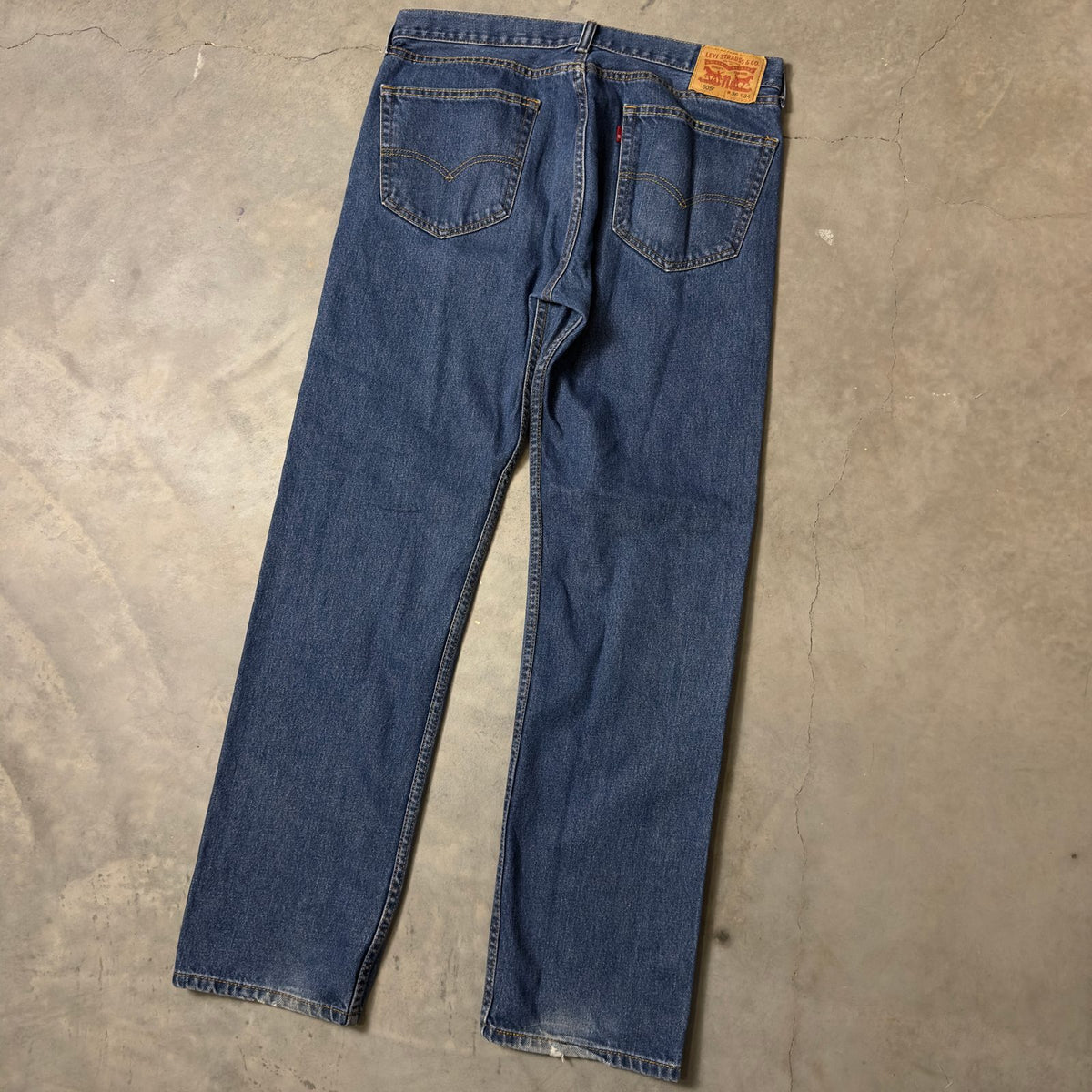 Levi's 505 Straight Jeans Mens 36x34 Medium Blue Mexico