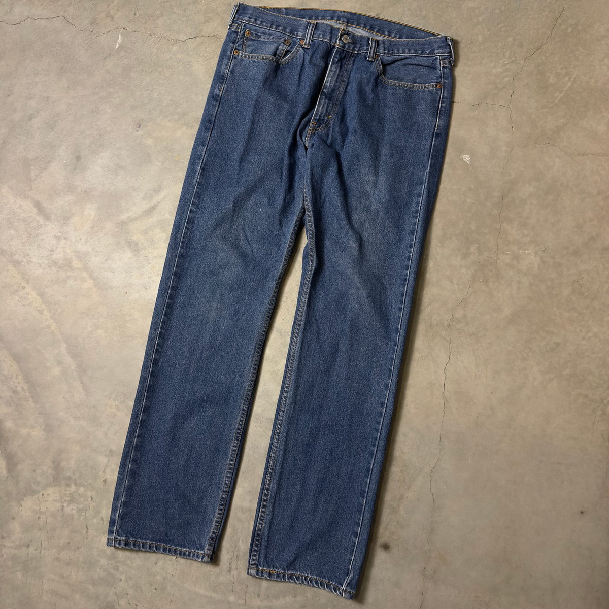 Levi's 505 Straight Jeans Mens 36x34 Medium Blue Mexico