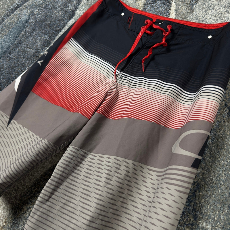Oakley Board Shorts Mens 33 Black Red Striped Surf Trunks