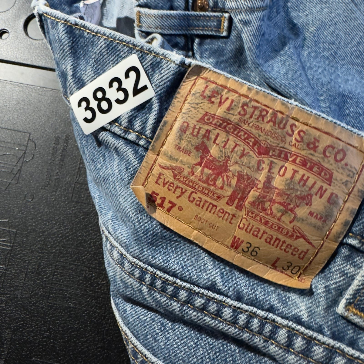 Vintage Levi's 517 Boot Cut Jeans Mens 36x30 Medium Wash