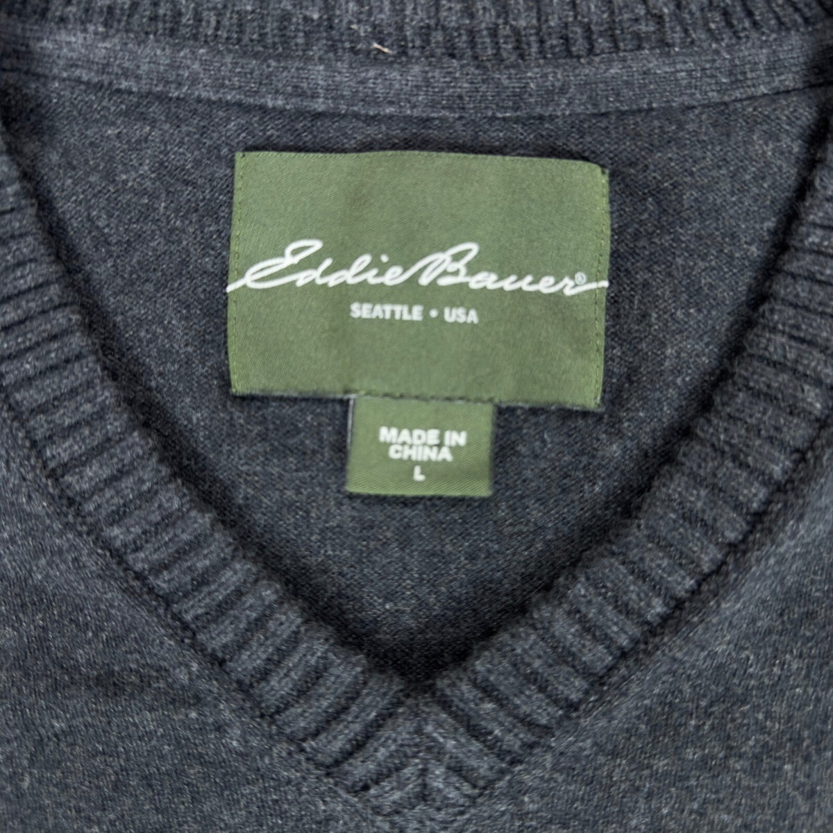 Vintage Eddie Bauer Mens L V-Neck Sweater Relaxed Fit Knit