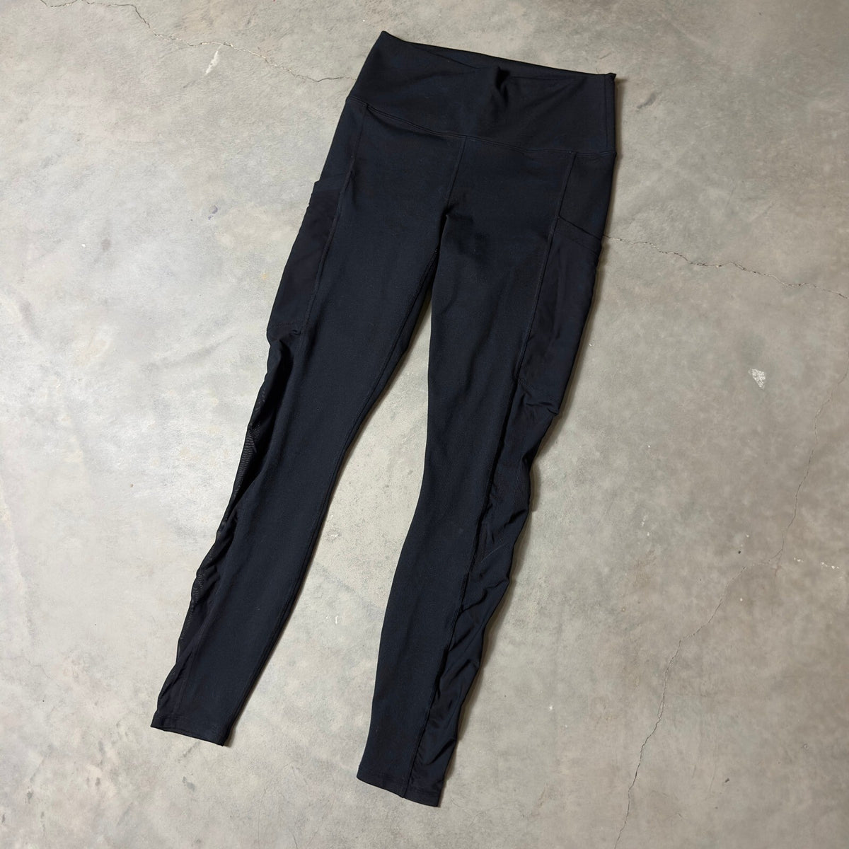 Fabletics PowerHold Leggings Womens Small Black Mesh Pocket