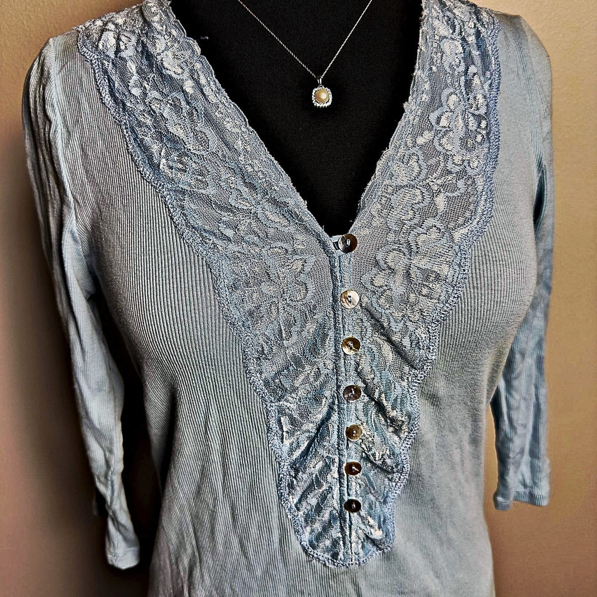 Naturelle by RXB Lace Henley Top Womens L Light Blue