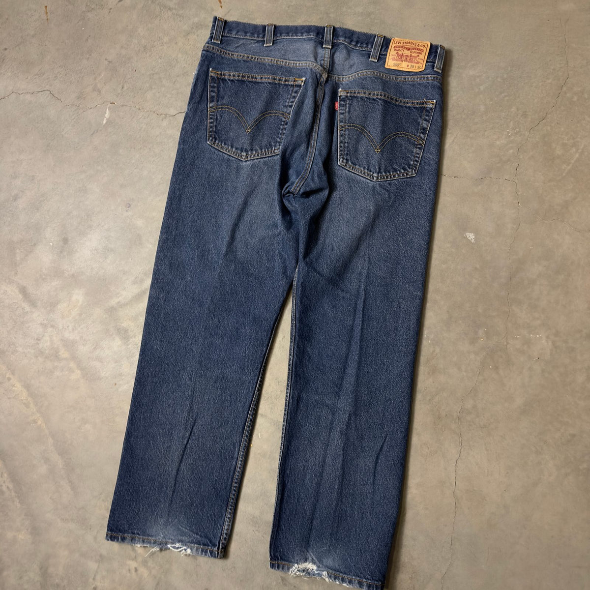 Vintage Y2K Levi's 505 Regular Jeans Mens 38x30 Medium Blue