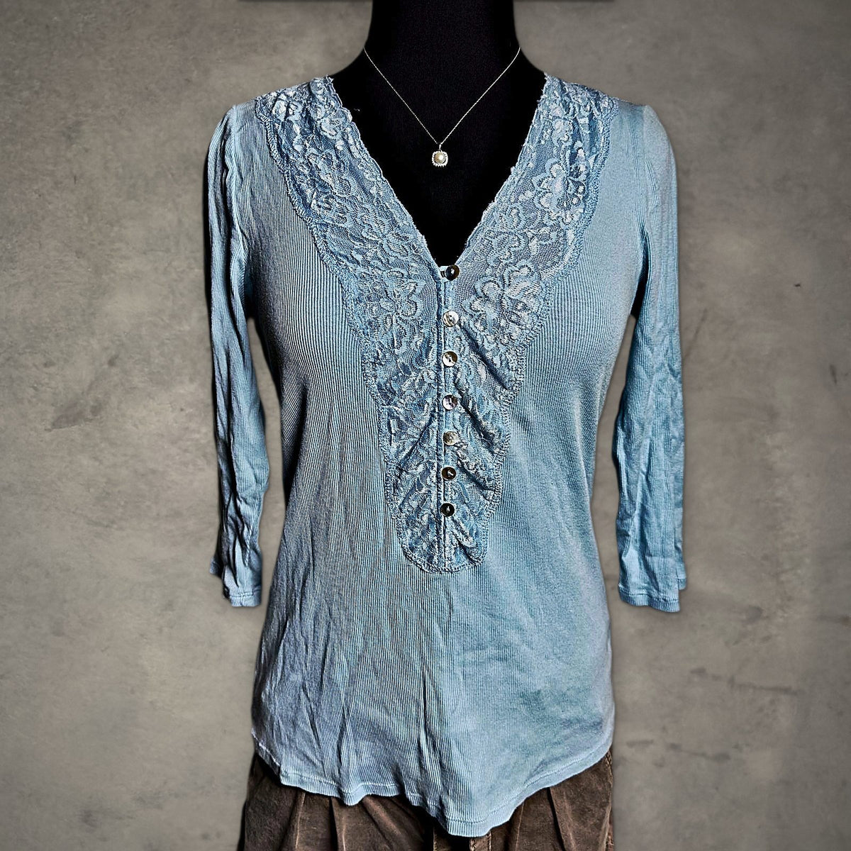 Naturelle by RXB Lace Henley Top Womens L Light Blue