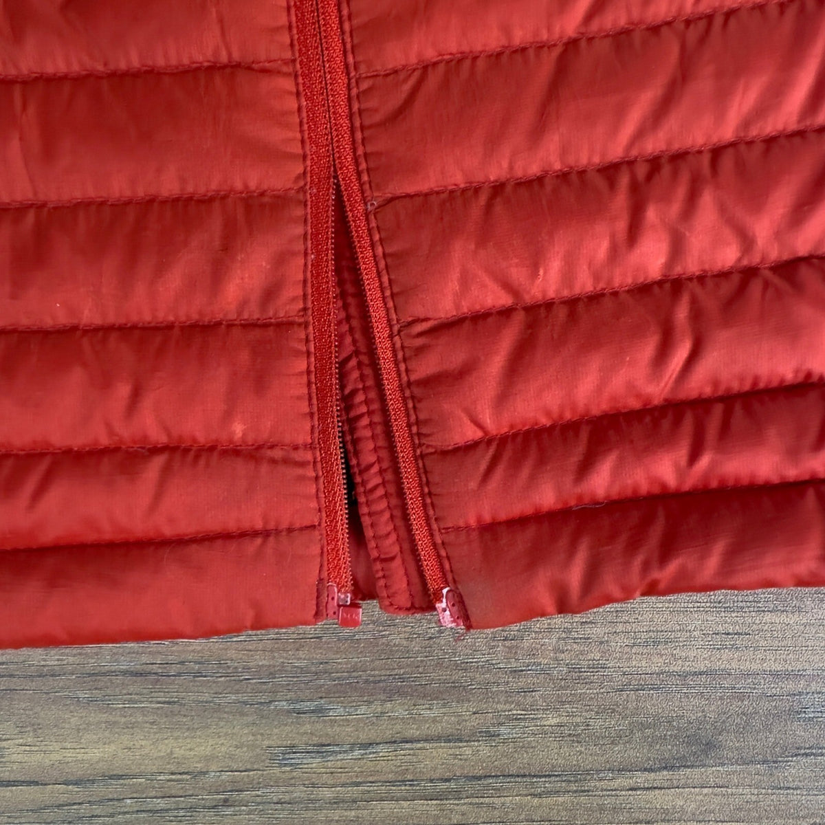 Eddie Bauer First Ascent Womens Red Down Puffer Jacket Large Full Zip damaged