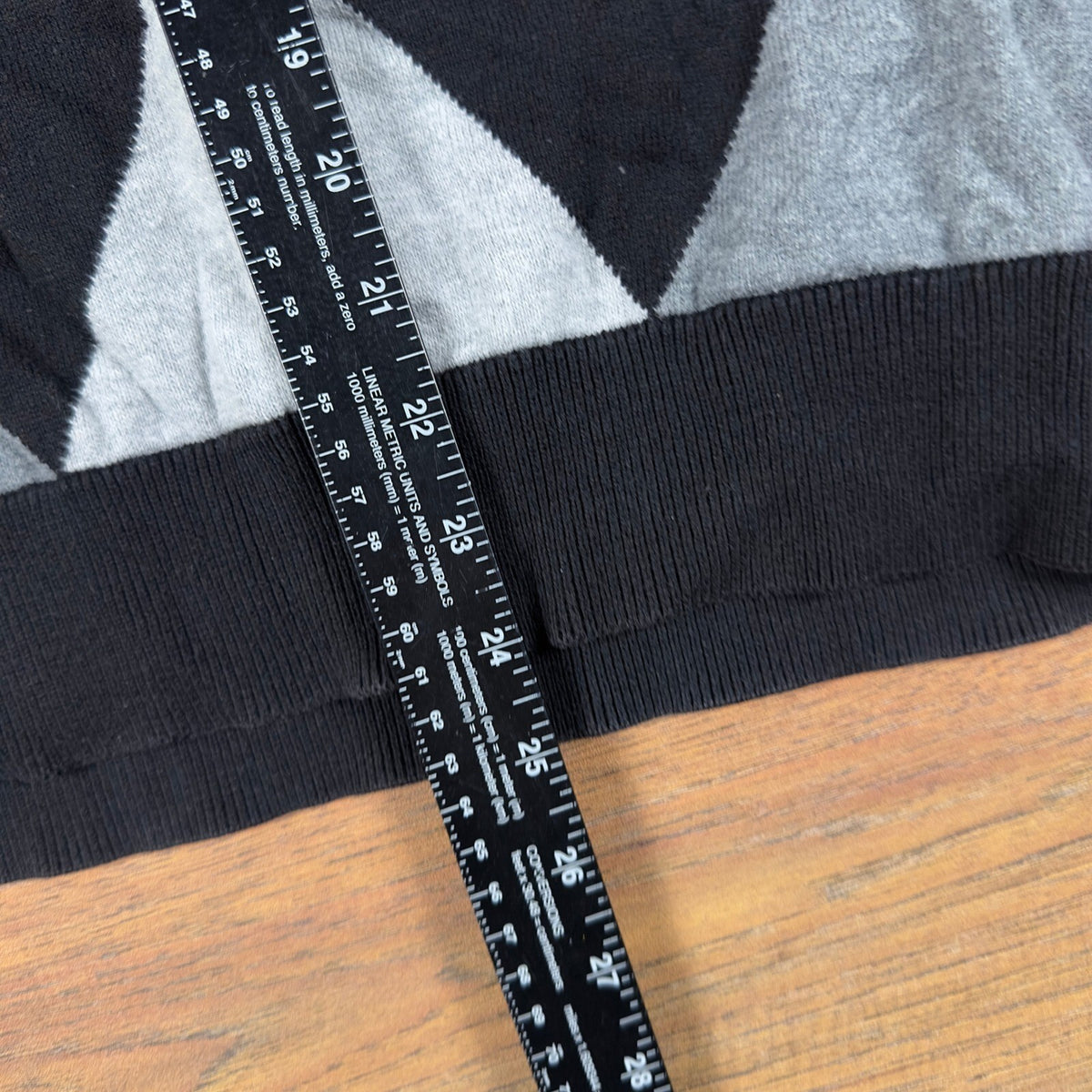 Y2K Express Argyle V-Neck Sweater Mens M Black Grey Knit