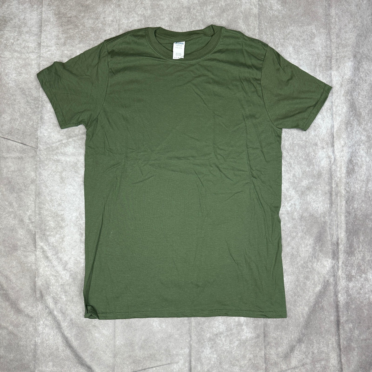 NWT Gildan Mens M Military Green Softstyle Cotton T-Shirt