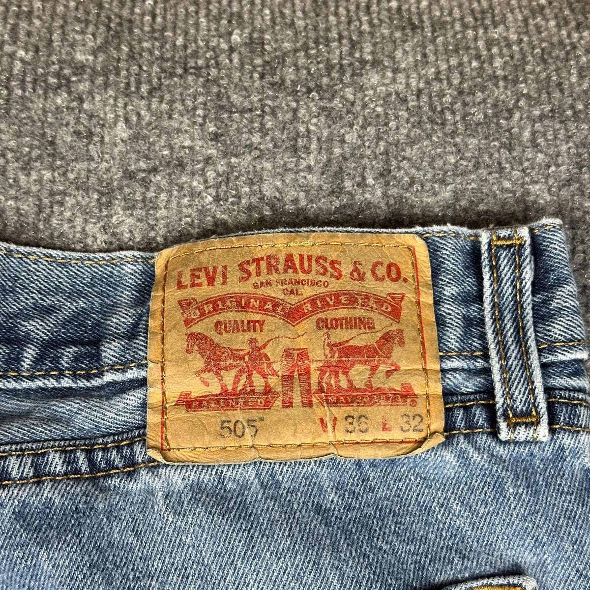 Vintage Levi's 505 Mens 36x32 Blue Denim Jeans
