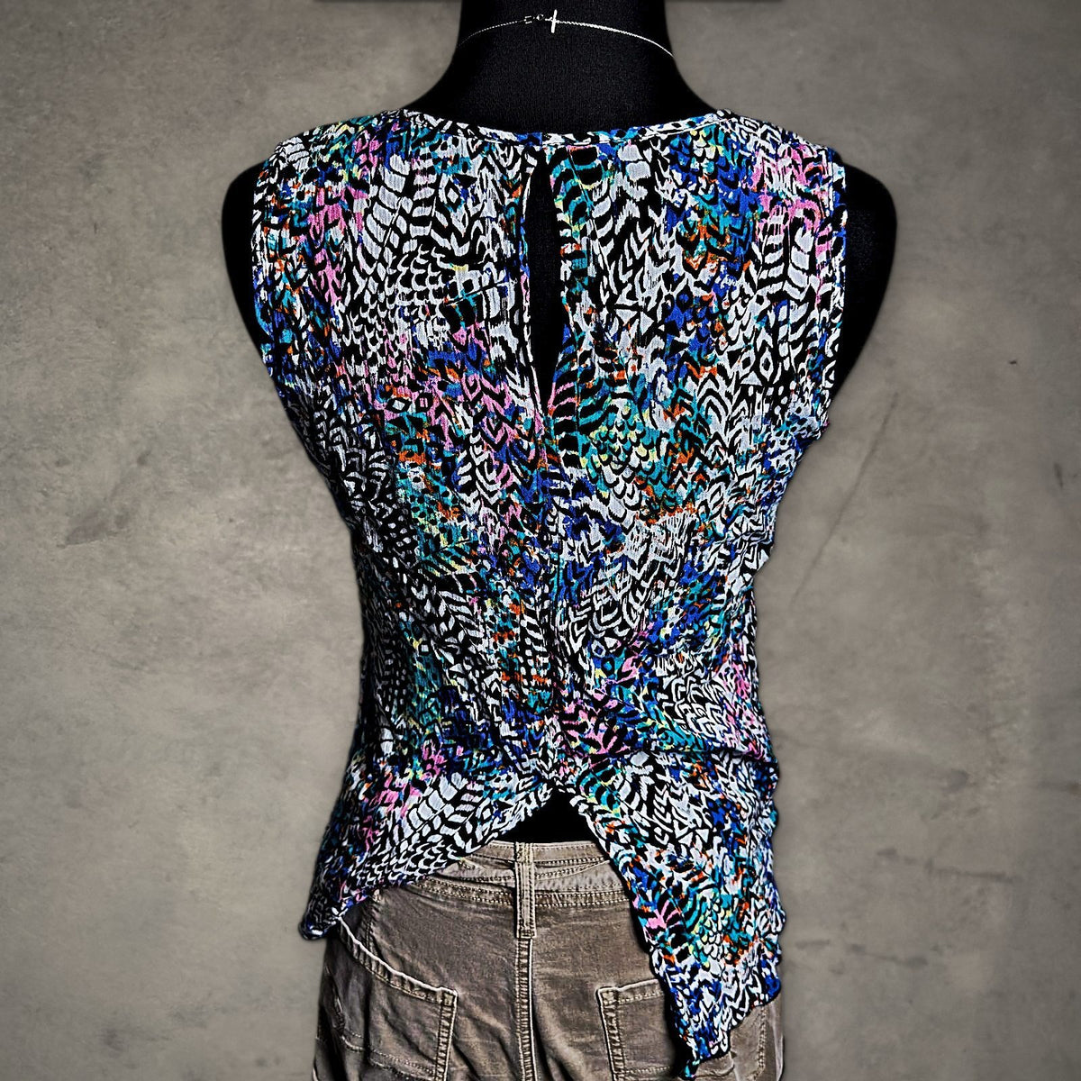 Renee C. Tank Womens Multicolor Feather Print Keyhole Back
