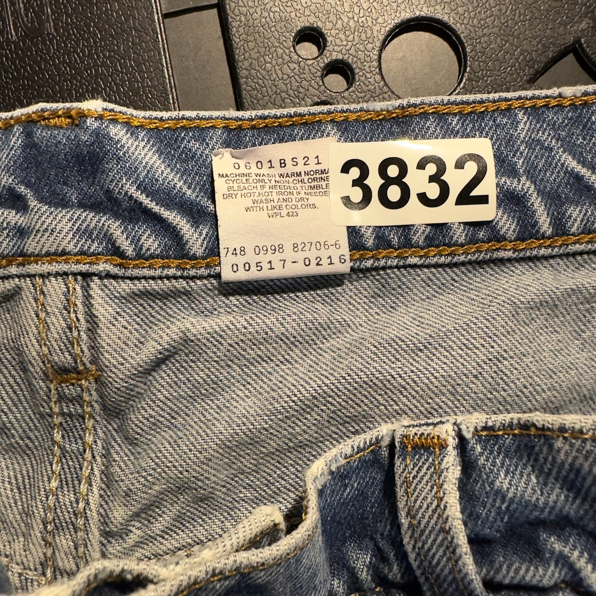 Vintage Levi's 517 Boot Cut Jeans Mens 36x30 Medium Wash