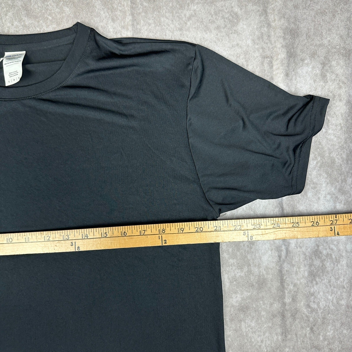 Lot of 2 Gildan 42000 Performance Tees Mens L Black NWT