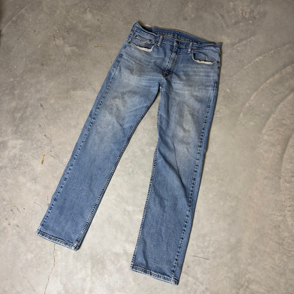 Levi's 505 Regular Fit Jeans Mens 35x34 Medium Wash