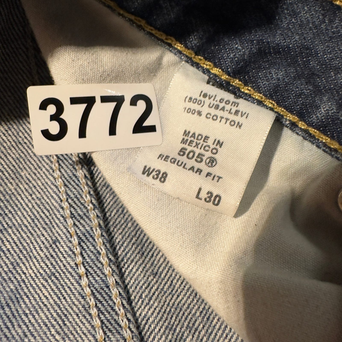 Vintage Y2K Levi's 505 Regular Jeans Mens 38x30 Medium Blue
