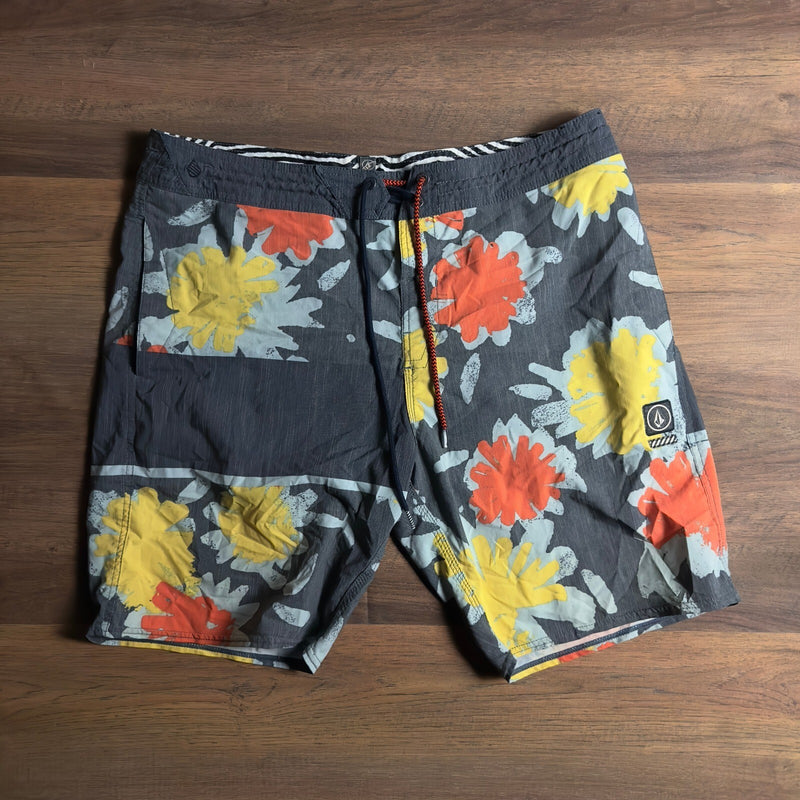 Volcom Stoneys Board Shorts Mens 36 Charcoal Gray Floral