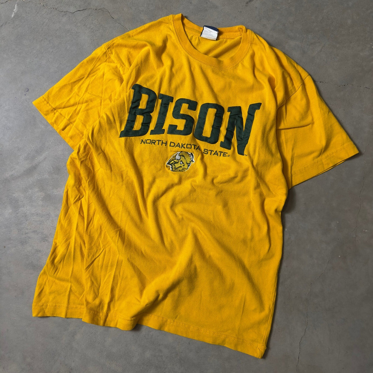 Old Varsity Brand NDSU Bison T-Shirt Mens Large Yellow