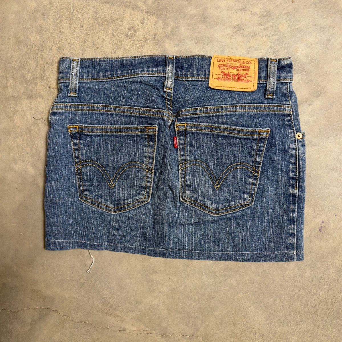 Vintage Levis 550 Denim Mini Skirt Womens 4 M Blue Y2K Frayed Hem Streetwear