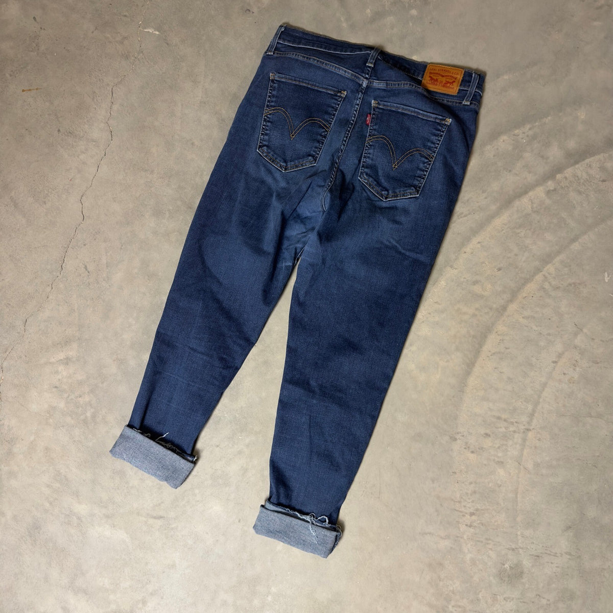 Levi's 721 High Rise Skinny Jeans Womens 31x30 Dark Wash Blue Raw Hem Casual