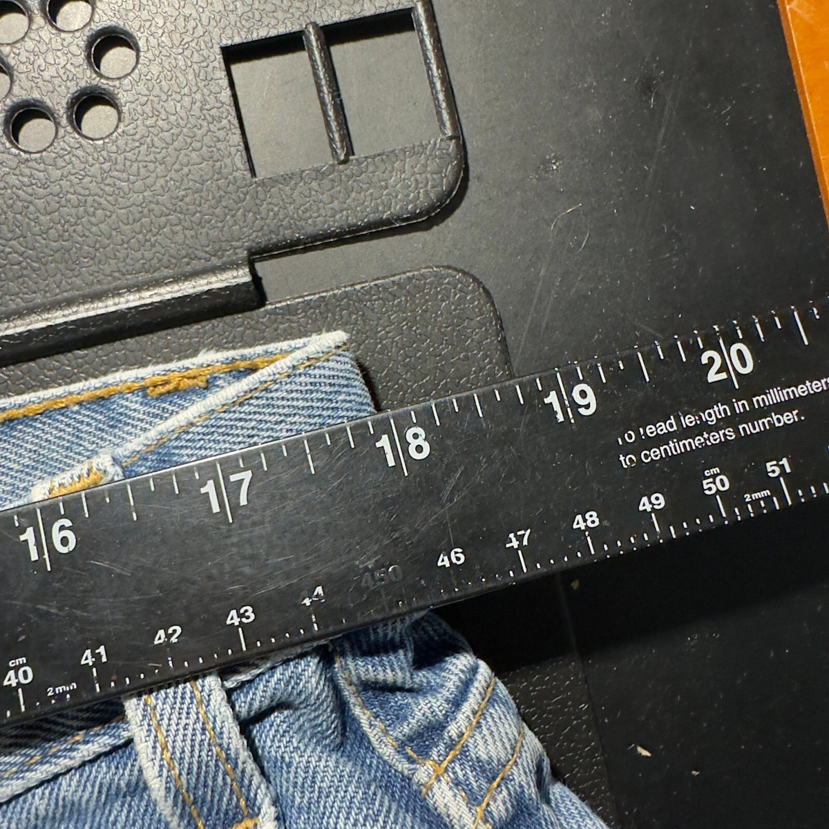Vintage Y2K Levi's 550 Relaxed Jorts Mens 36 Paint Splatter