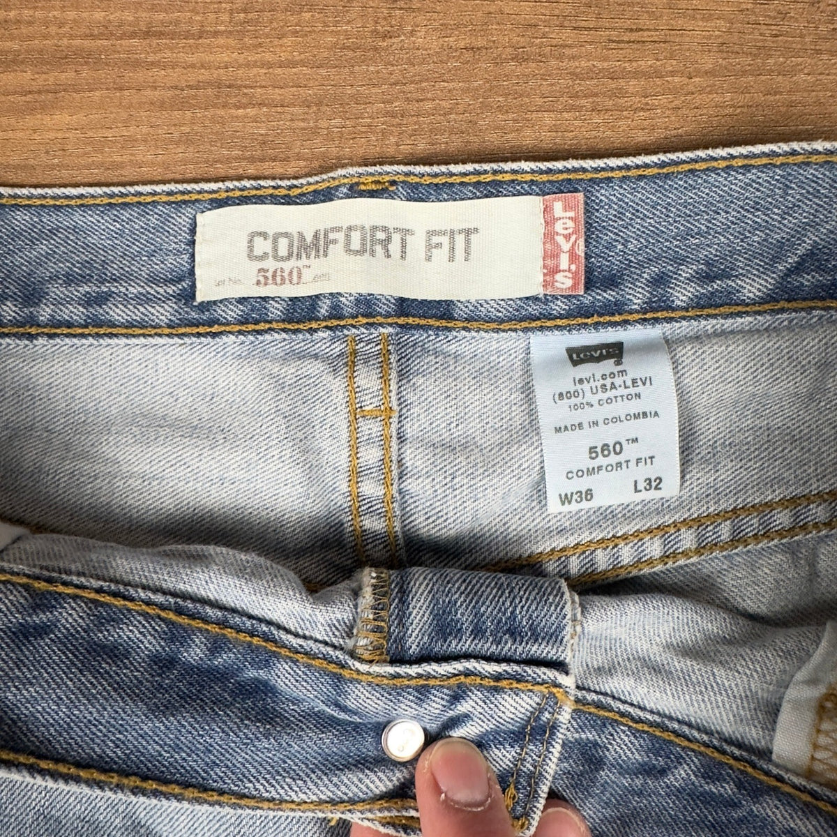Y2K Levis 560 Comfort Fit Jeans Mens 36x32 Light Wash Baggy
