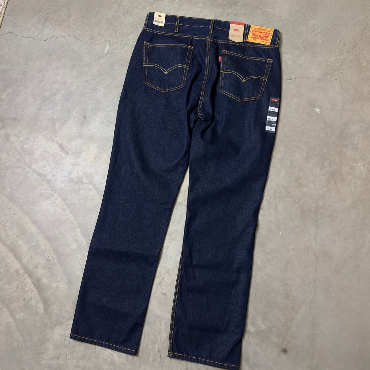 NWT Levi's 514 Straight Jeans Mens 38x32 Dark Indigo