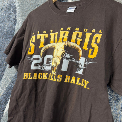 Y2K Sturgis Motorcycle Rally 2011 T-Shirt Mens L Brown Skull