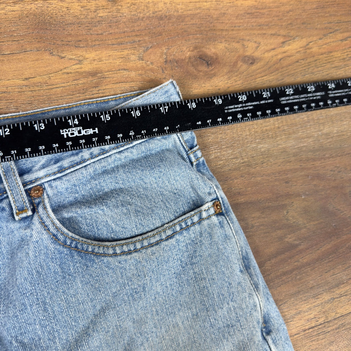 Vintage Y2K Levis 550 Relaxed Jeans Mens 36x29 Light Wash