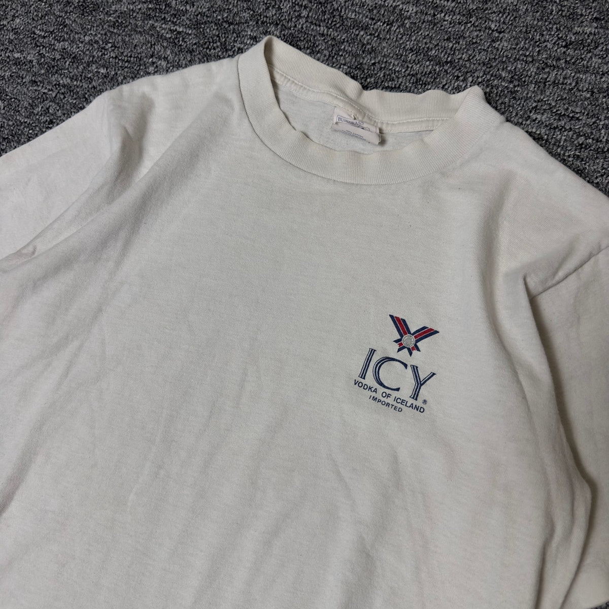 Sinbads Bar Tee ICY Vodka of Iceland Graphic Tee L