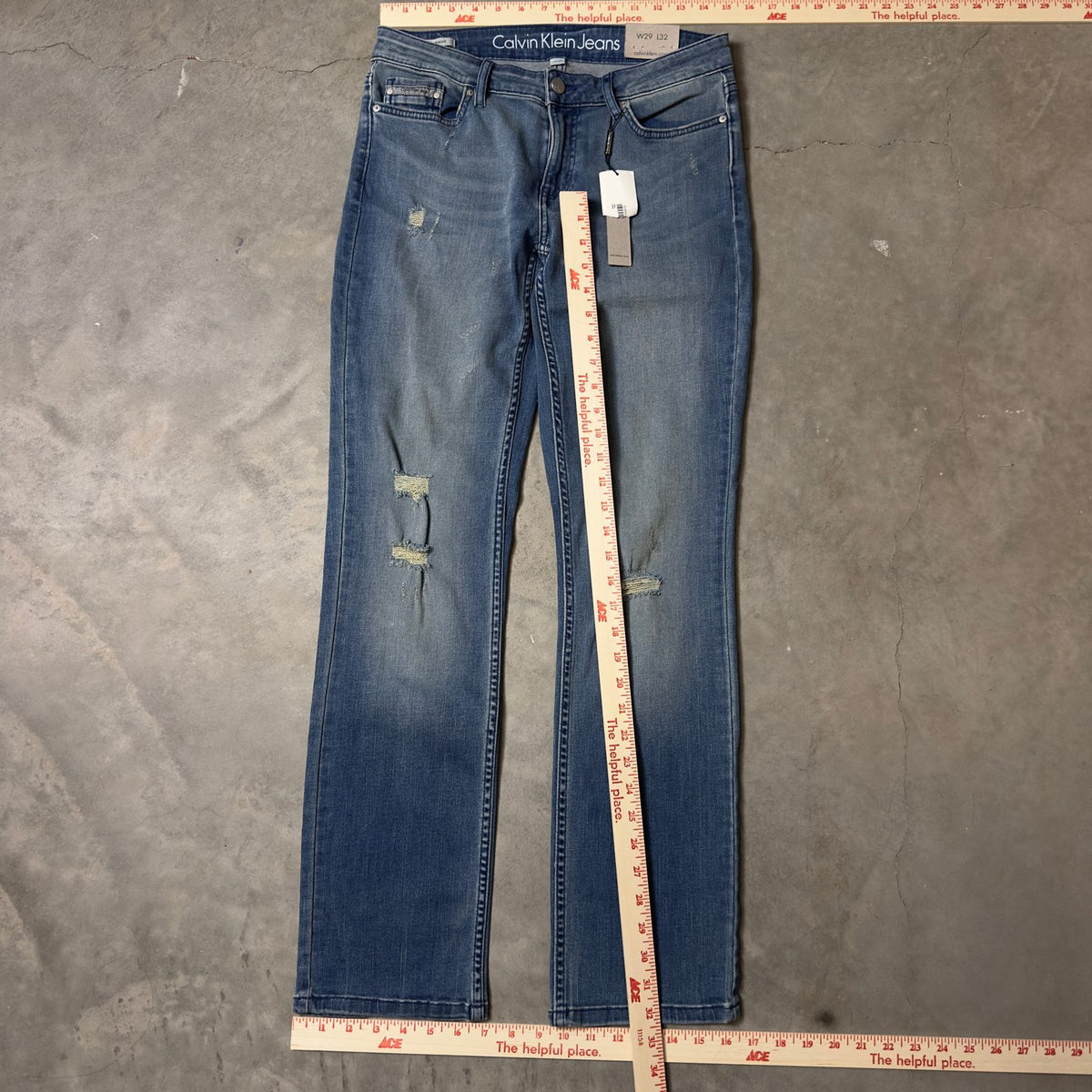 NWT Calvin Klein Straight Jeans Womens 29x32 Distressed
