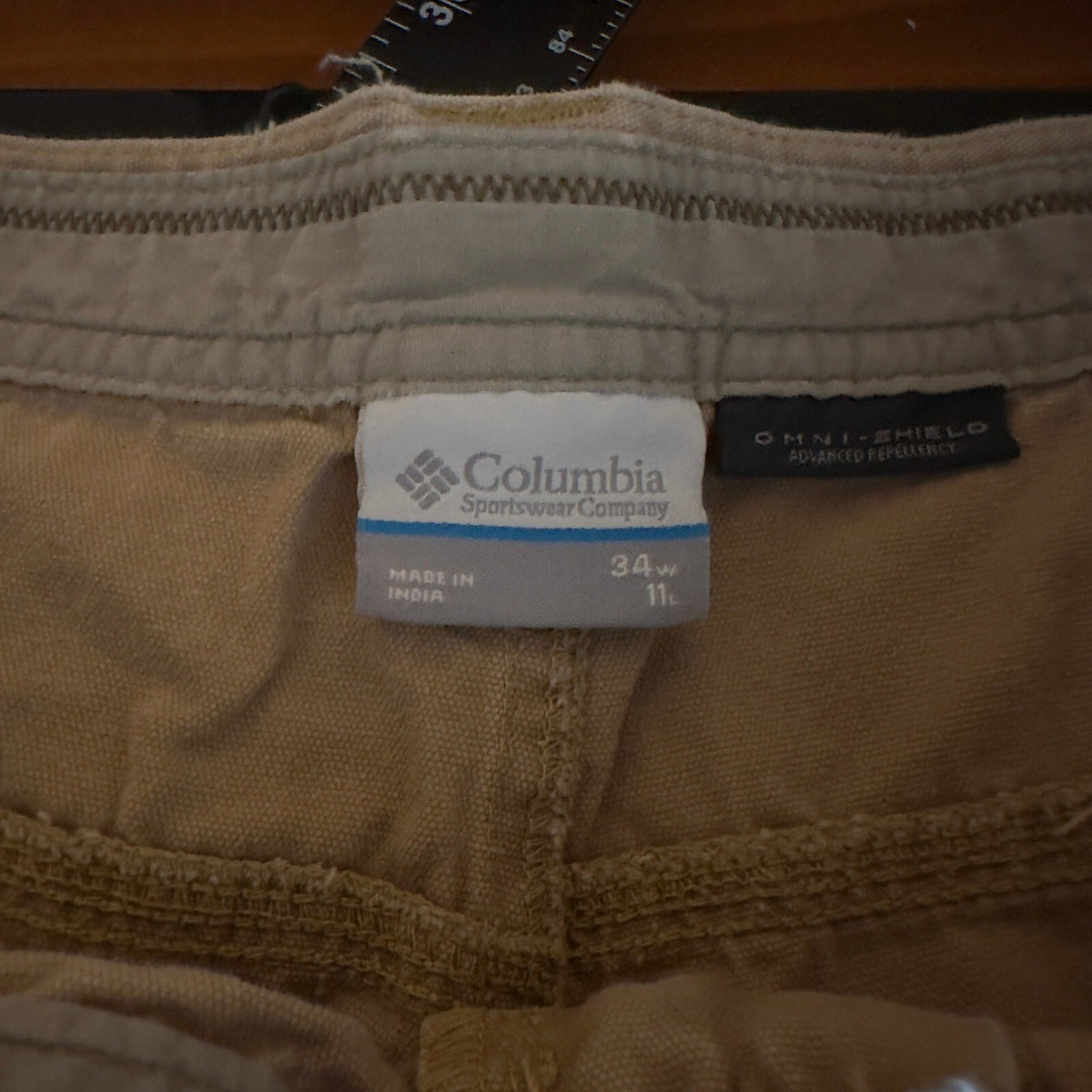 Columbia Omni-Shield Cargo Shorts Mens 34 Tan Khaki Hiking