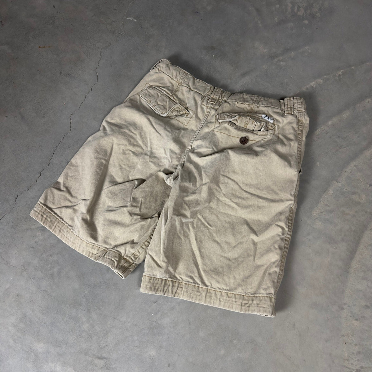 Aeropostale Flat Front Khaki Shorts Mens 33 Tan Baggy Preppy