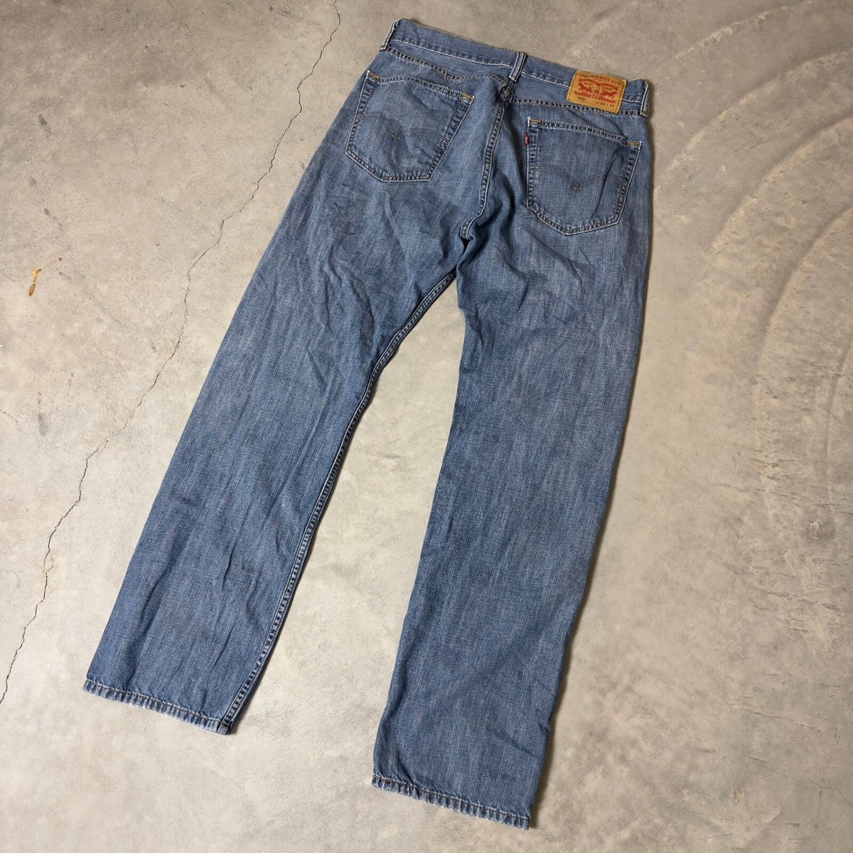 Levis 505 Regular Fit Jeans Mens 34x32 Medium Wash Baggy