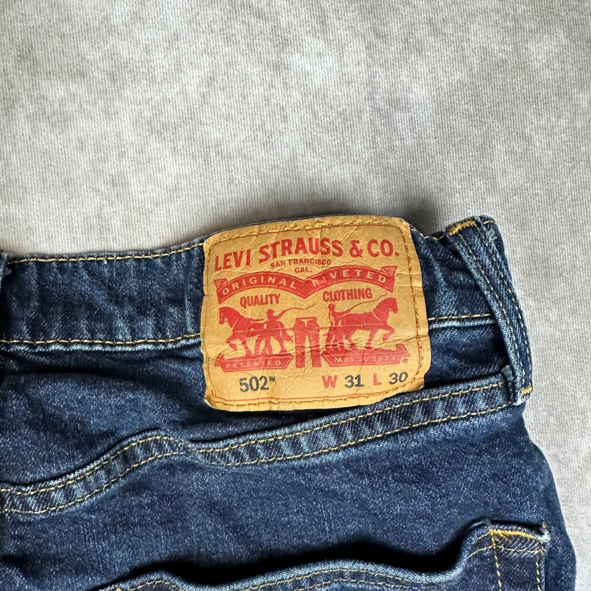Levi's 502 Regular Taper Jeans Mens 31x30 Dark Blue Baggy