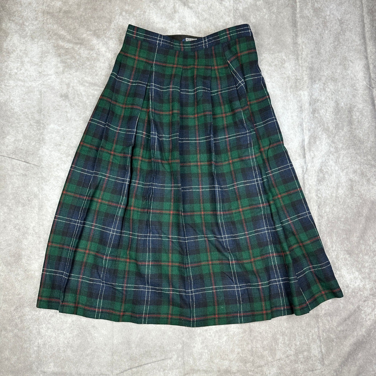 Vintage Woolrich Woman Plaid Wool Pleated Skirt 14 Made USA