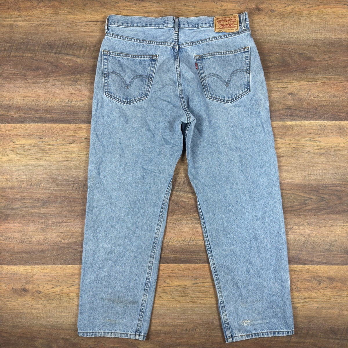 Vintage Y2K Levis 550 Relaxed Jeans Mens 36x29 Light Wash