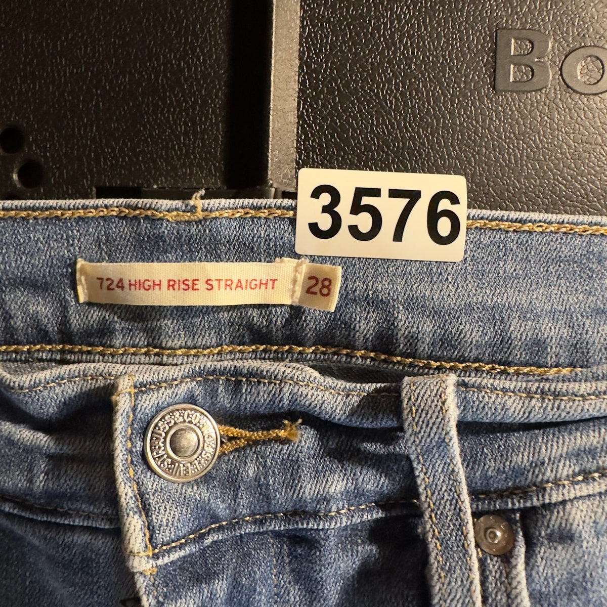 Levi's 724 High Rise Straight Jeans Womens 28 Distressed