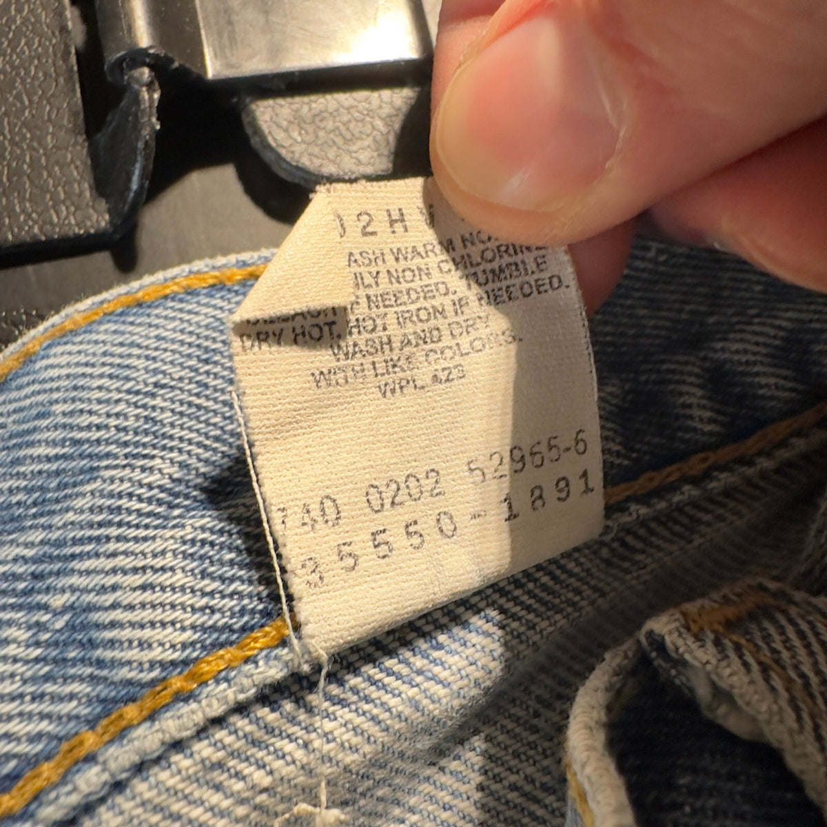 Vintage Y2K Levi's 550 Relaxed Jorts Mens 36 Paint Splatter