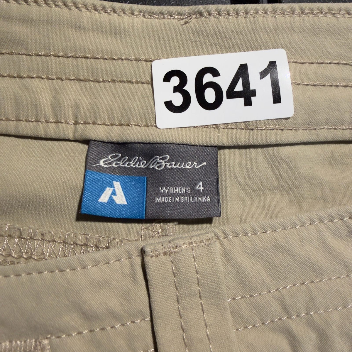 Eddie Bauer Cargo Shorts Womens 4 Khaki Hiking Outdoors