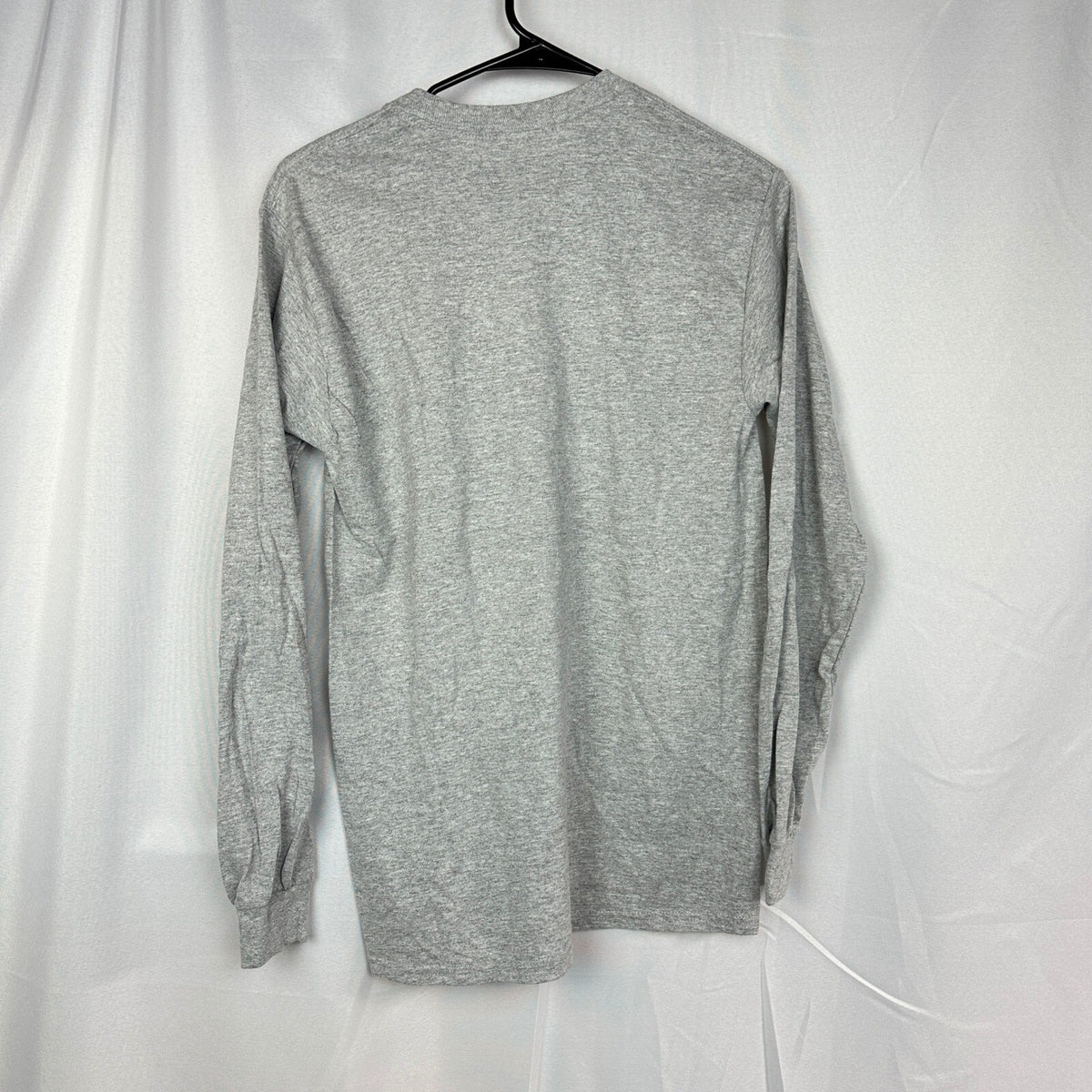 NWT Gildan Mens S Long Sleeve Heather Gray Tee