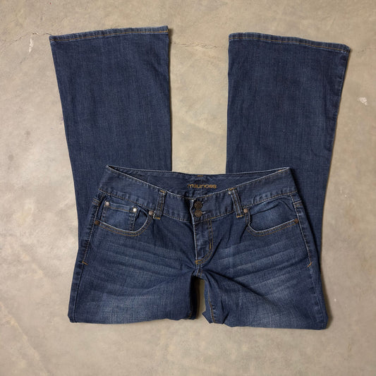 Maurices Bootcut Jeans Womens 9/10 Short Dark Wash Stretch