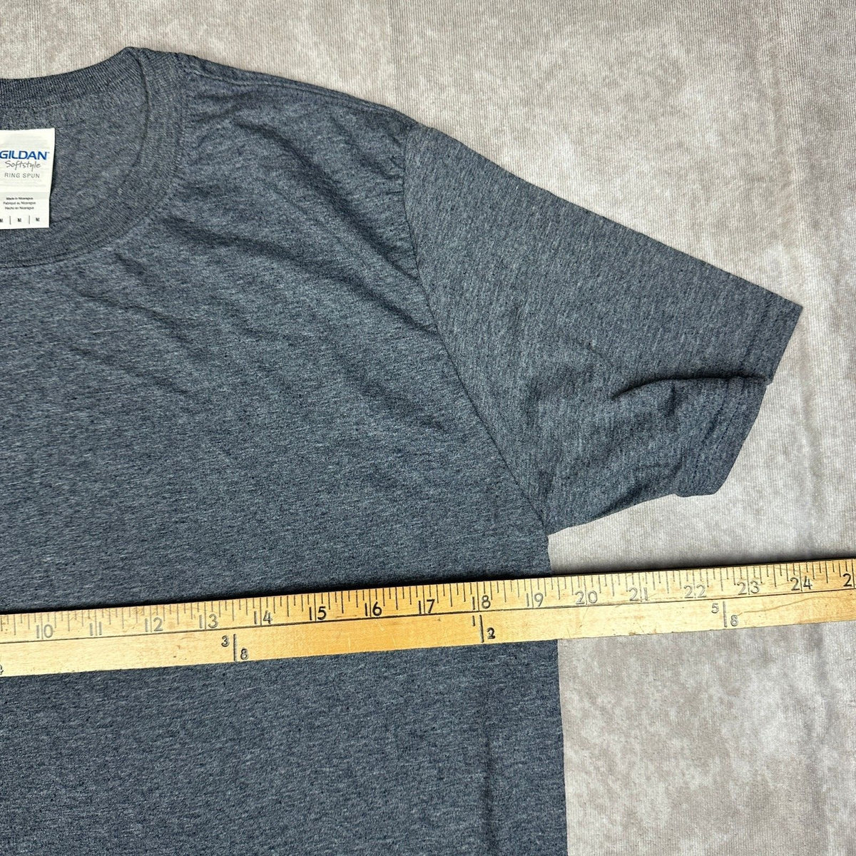 Lot of 2 Gildan 64000 Softstyle Tees Mens M Dark Heather NWT